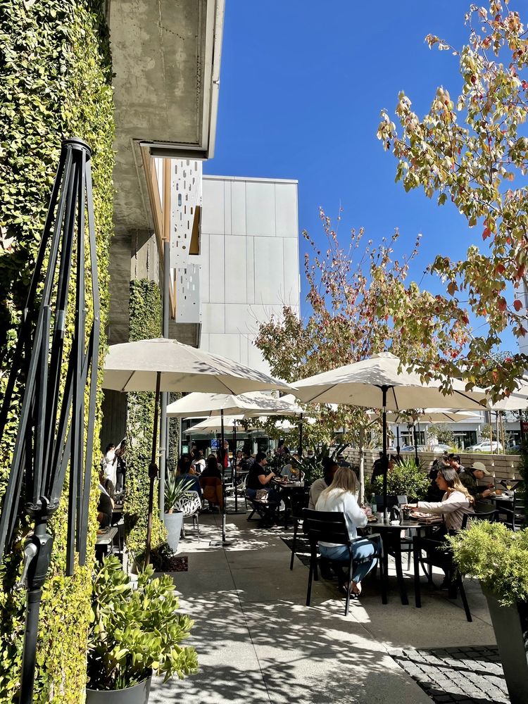 Fambrini's Cafe outdoor seating
