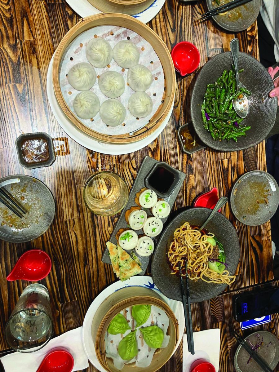 "Bun" Appetit - Featured are a wide range of appetizers and main course that cohesively pair with each other. 