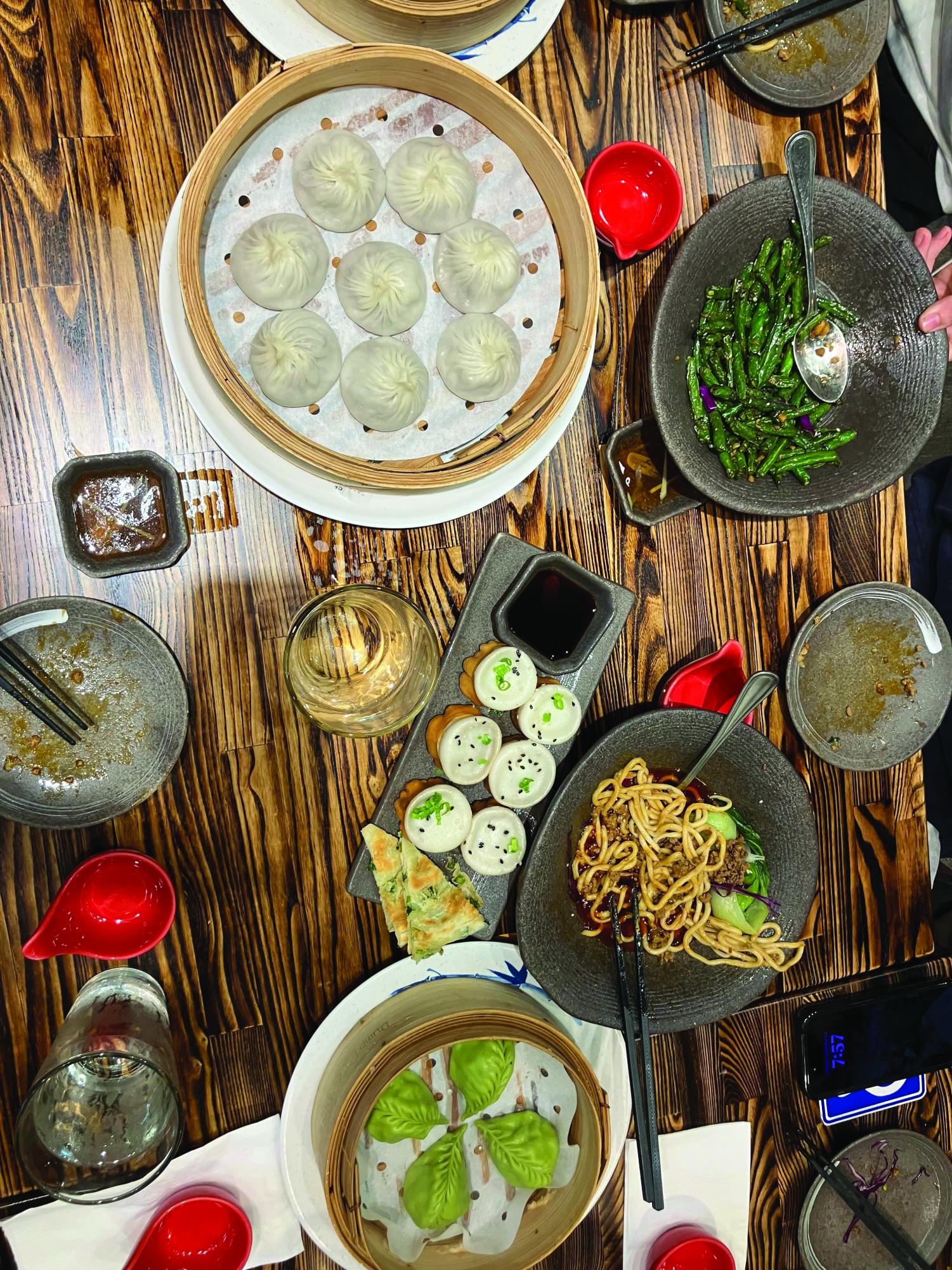 "Bun" Appetit - Featured are a wide range of appetizers and main course that cohesively pair with each other. 